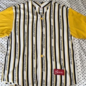 Gently used Men’s Supreme baseball shirt